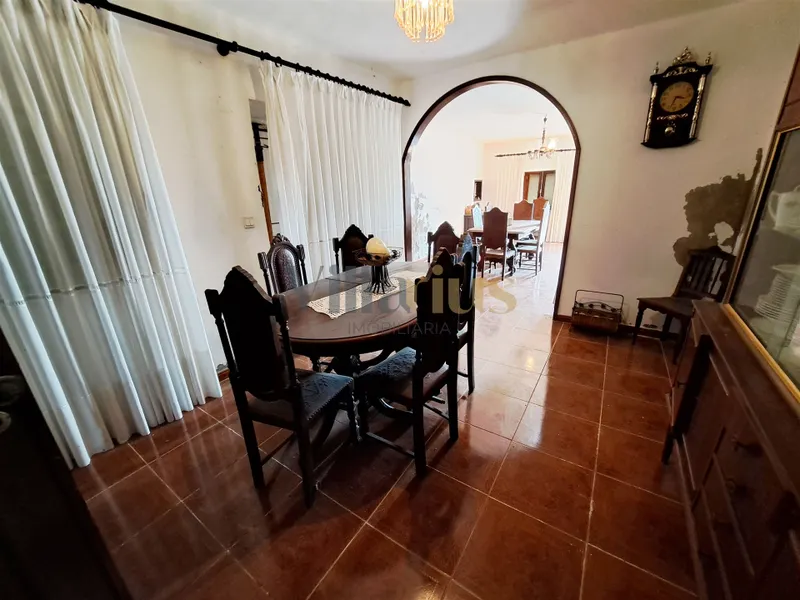 Moradia Térrea T4 com Adega, Tertúlia e 7.520 m² de Natureza — Ferreira do Zêzere