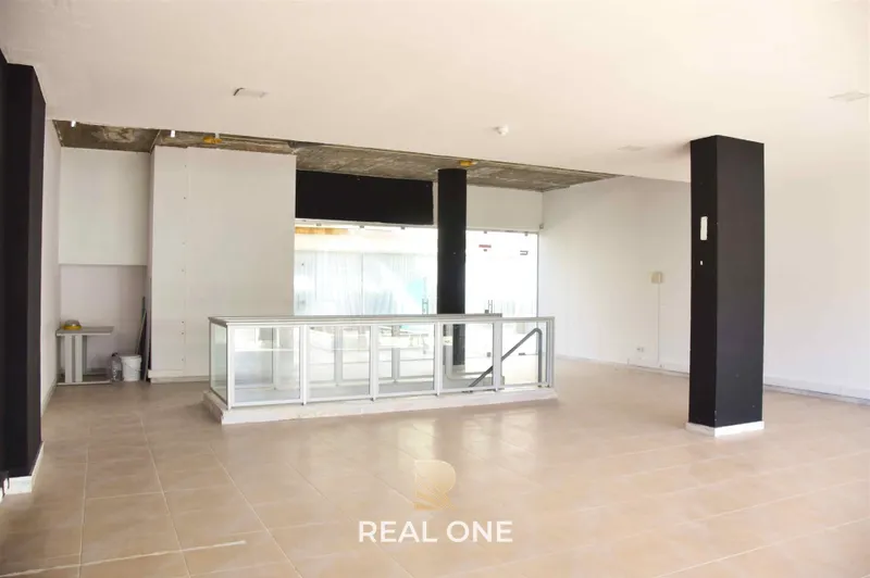 Loja no centro da Guia - Albufeira