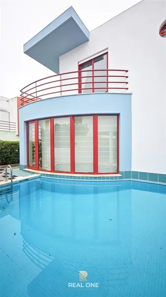 Villa T3 com piscina privada na Marina de Albufeira