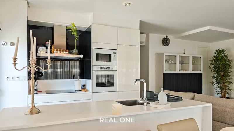 T2 em Vale Pedras com piscina e garagem dupla.