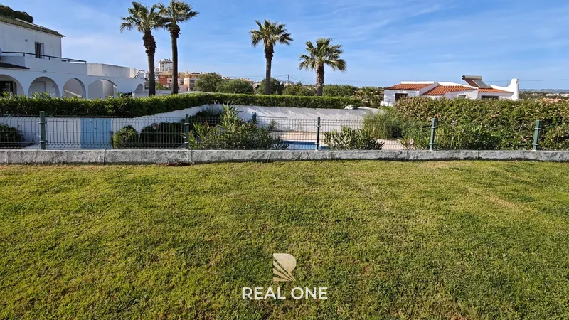 Apartamento T2 com varandas | Piscinas | Garagem