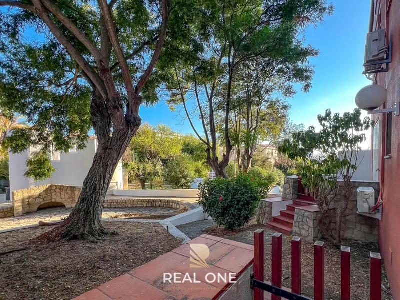 Vilamoura - T1+1 com garagem e jardim Privativo a 200m da Marina