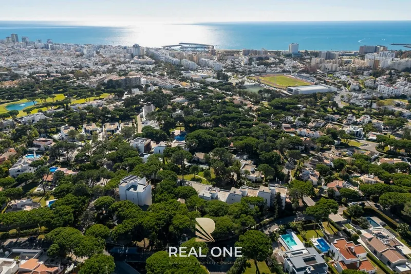 Apartamento T1 com Terraço Rooftop e Vista Mar em Vilamoura