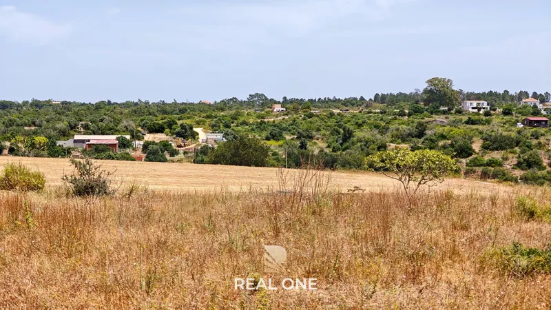 Terreno Urbano com ruína para reconstrução