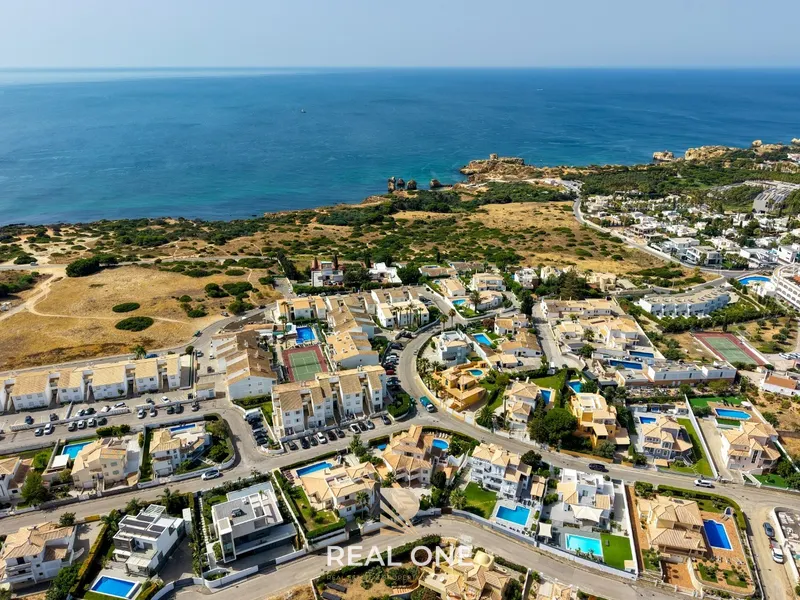 Moradia de Prestígio com Piscina Privada | Albufeira