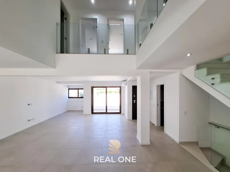 Moradia em Vilamoura - Super Garagem - Elevador Privado
