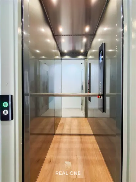 Moradia em Vilamoura - Super Garagem - Elevador Privado