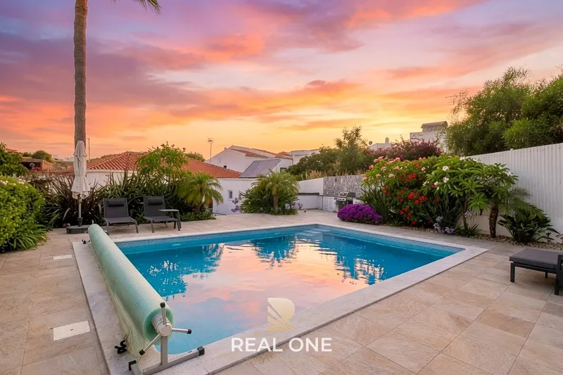 Villa privada com 900 m2 de lote perto da praia