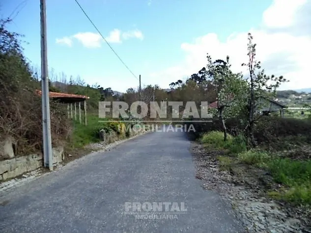 Terrenos em Penafiel