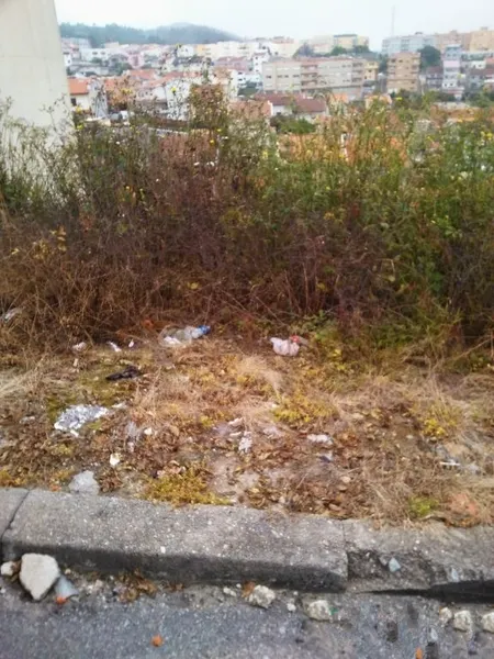 Terreno com 275 m2 em Baguim do Monte com projeto aprovado