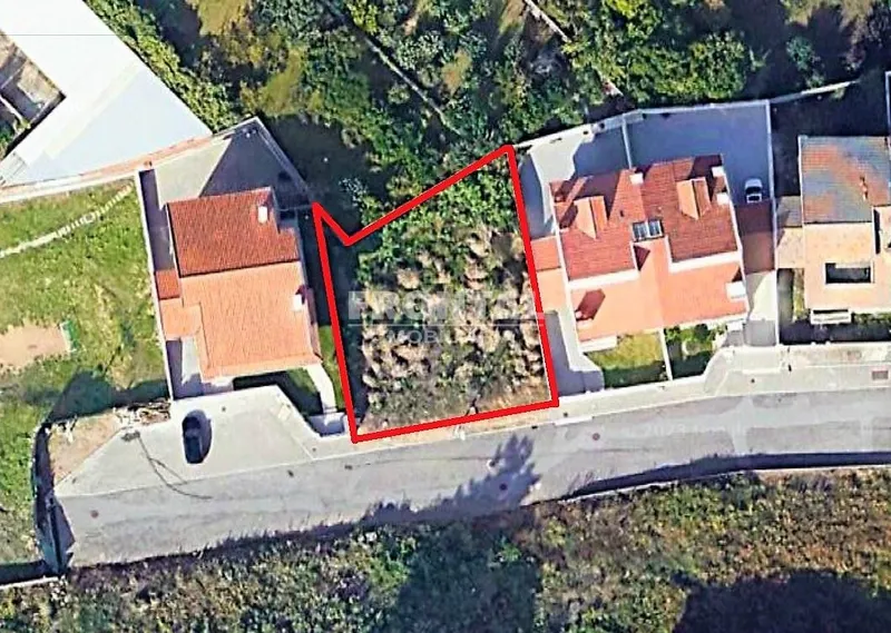 Terreno para Moradia em Canelas