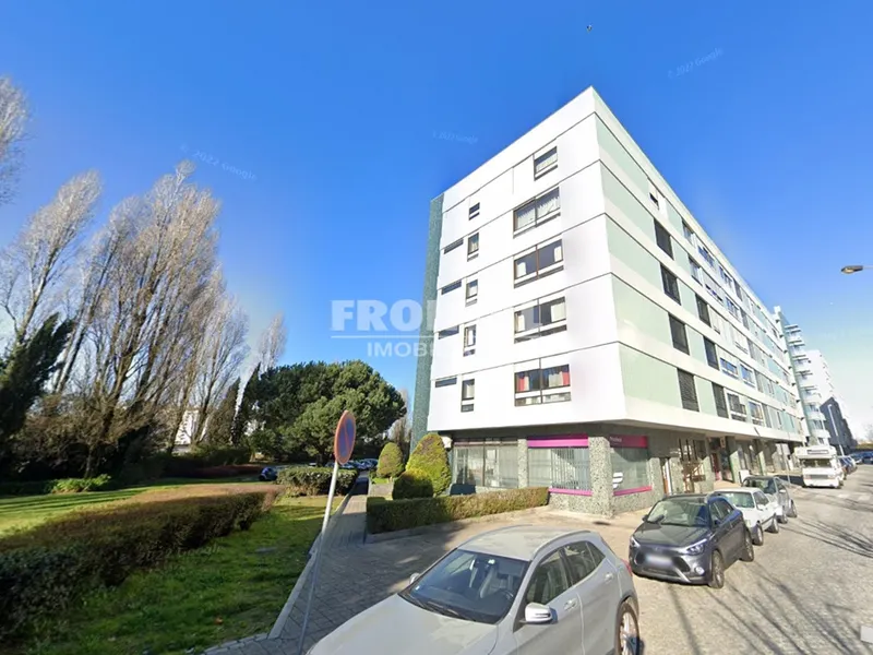 Lugar de Garagem ao São João