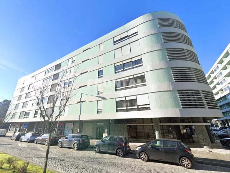 Lugar de Garagem para Venda &#124; Polo Universitário, Hospital São João, Porto