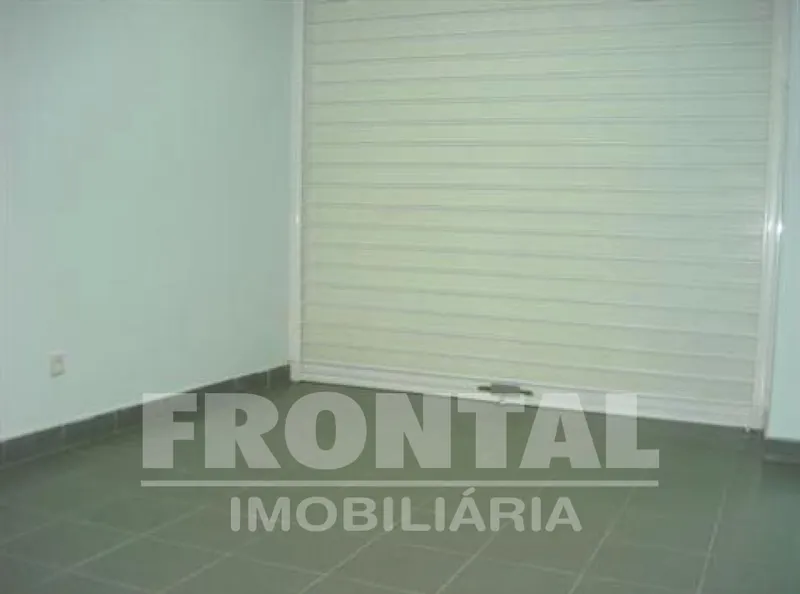 Loja com Projeto Aprovado para Habitação T3 &#124; Nogueira da Maia, Maia, Porto