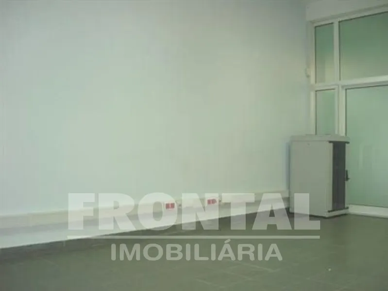 Loja com Projeto Aprovado para Habitação T3 &#124; Nogueira da Maia, Maia, Porto