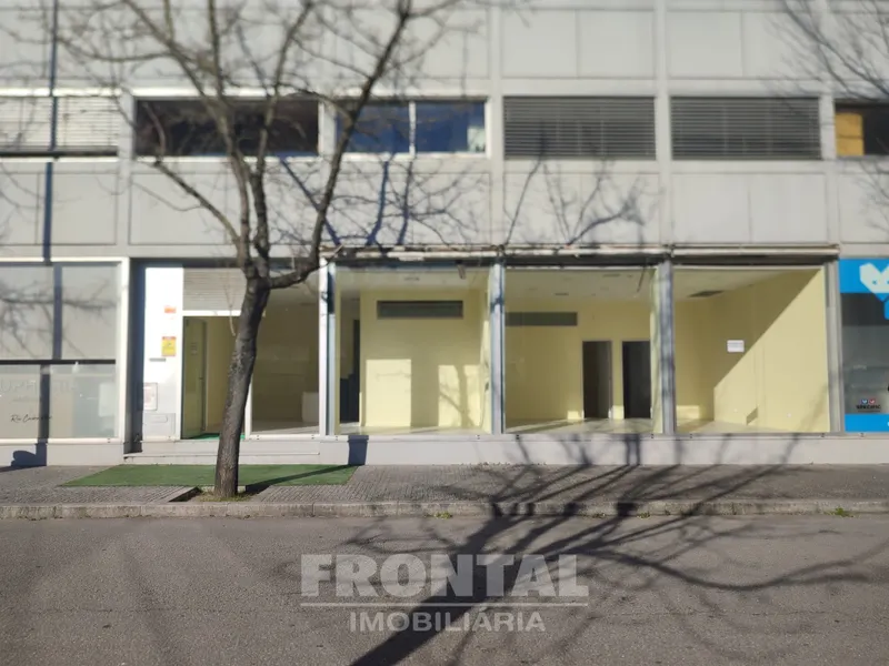 Loja Ampla - 99,97 m2 | São Mamede de Infesta, Matosinhos