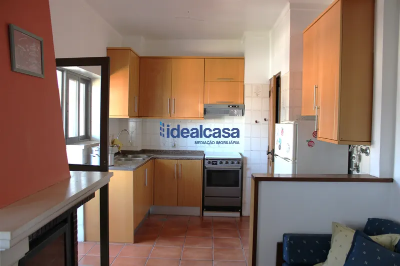 Apartamento T3 Celas – último andar com excelente luz natural